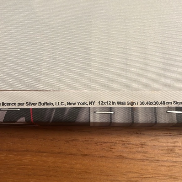 SILVER BUFFALO THE PUNISHER CANVAS and SILVER BUFFALO DEADPOOL
Excellent - Picture 8 of 10